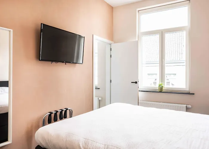 L'artiste Szálloda Lessines